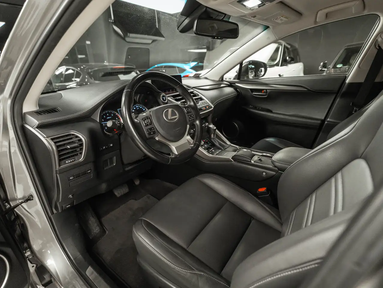 Lexus NX 300h 2.5 Luxury 4x4 155ch - 1 ère main - Carplay - Led - Hayon éléctrique - Euro 6