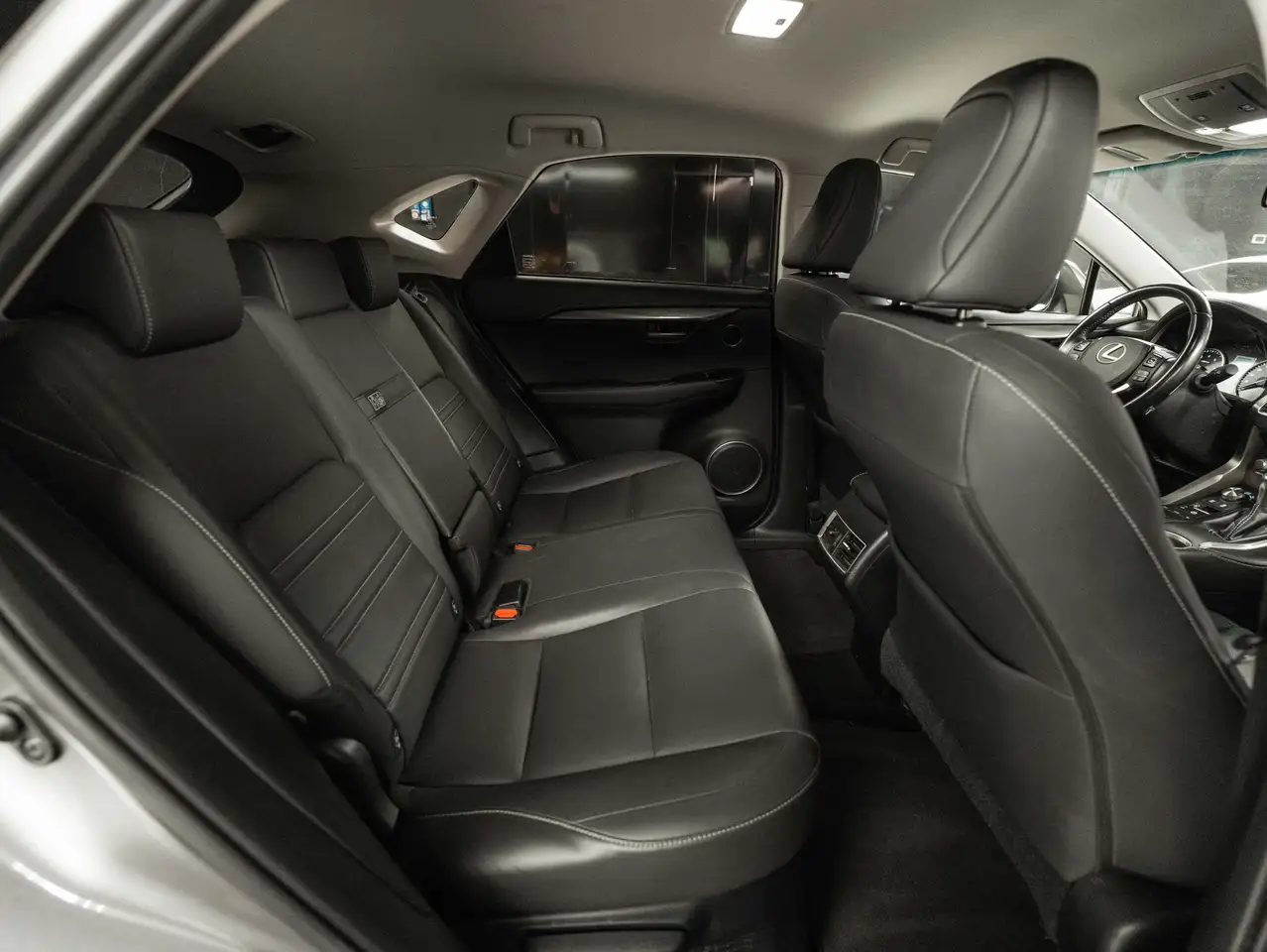 Lexus NX 300h 2.5 Luxury 4x4 155ch - 1 ère main - Carplay - Led - Hayon éléctrique - Euro 6