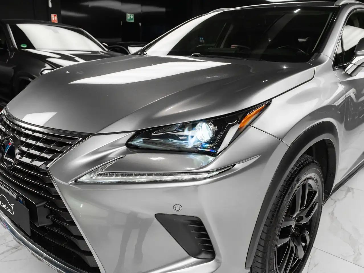 Lexus NX 300h 2.5 Luxury 4x4 155ch - 1 ère main - Carplay - Led - Hayon éléctrique - Euro 6