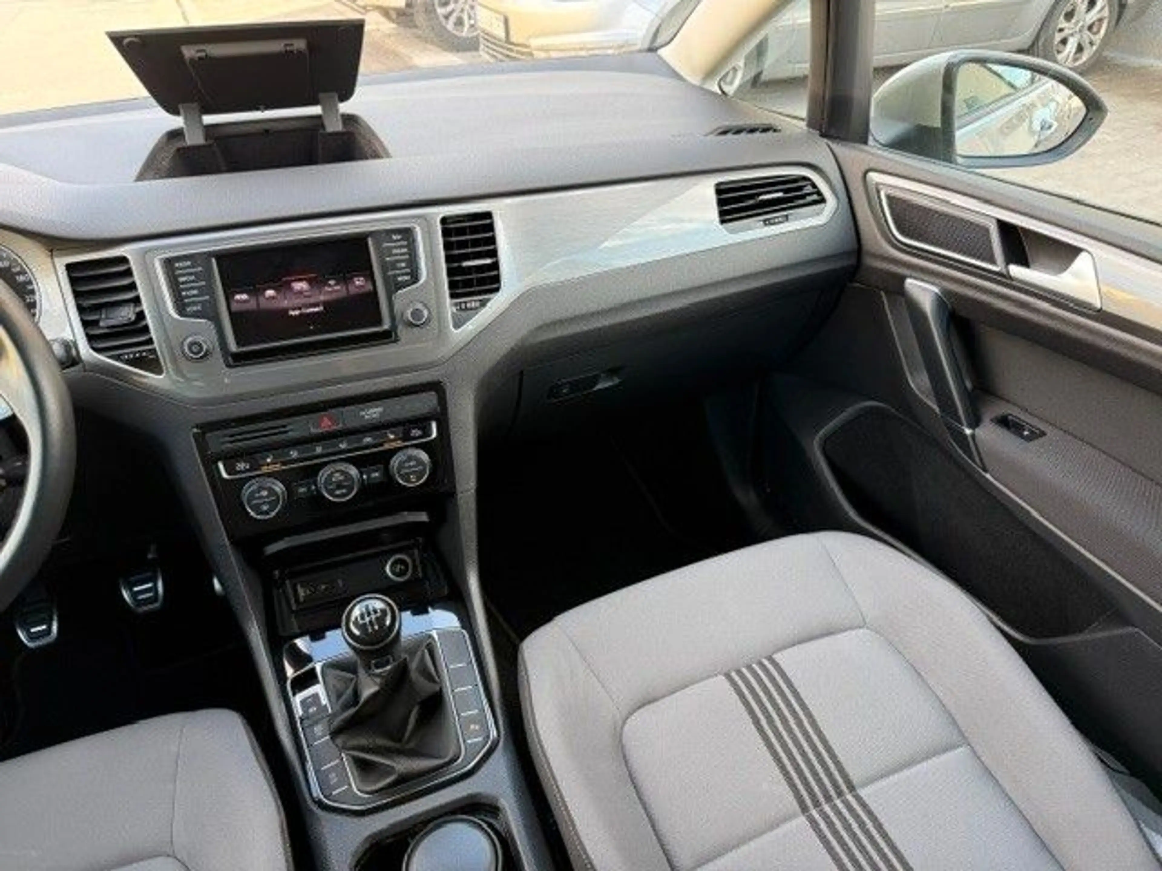 Volkswagen Golf Sportsvan 1,6 TDI BMT "Allstar"Sportpaket — photo 11
