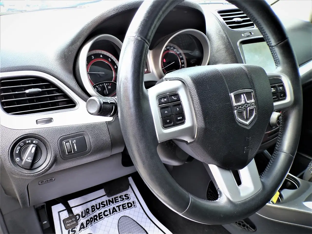 Dodge Journey снимка Dodge Journey