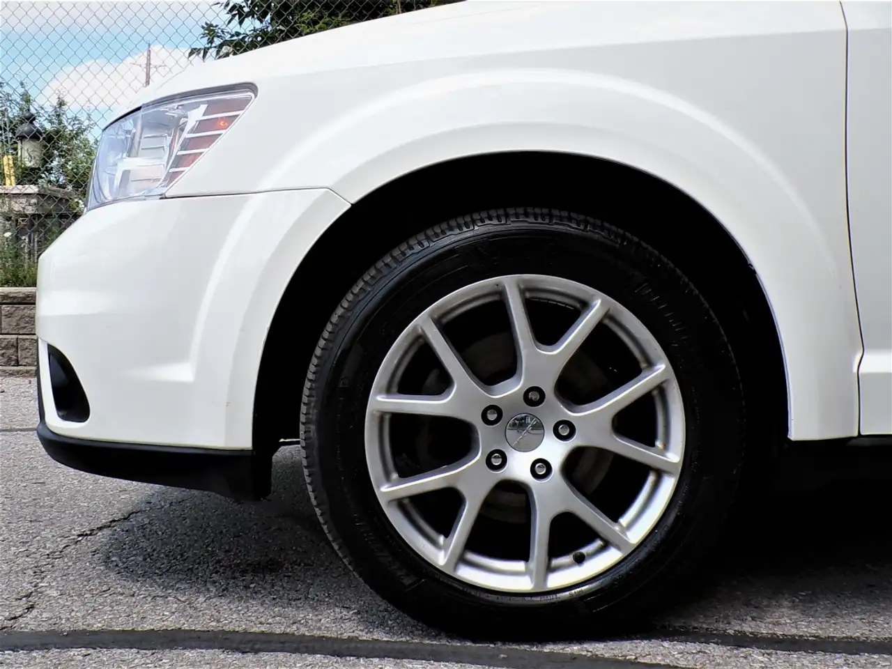 Dodge Journey снимка Dodge Journey