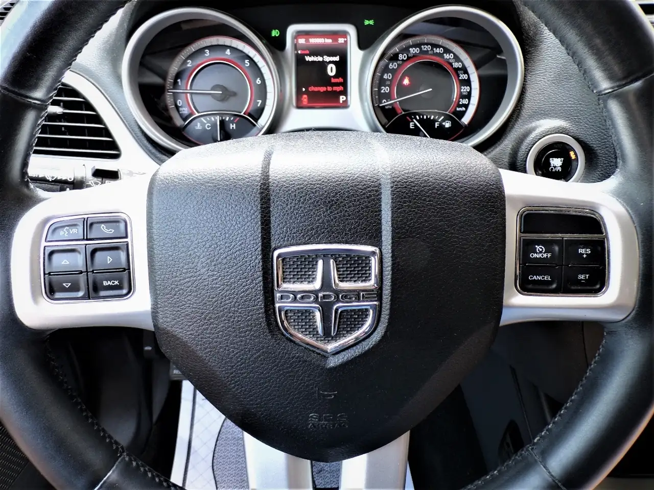 Dodge Journey снимка Dodge Journey