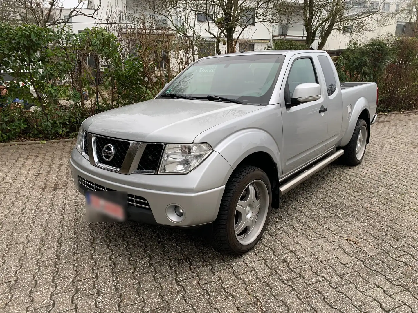 Nissan Navara King Cab DPF D40|AHK|LKW Zulassung|TÜV NEU Silber - 1