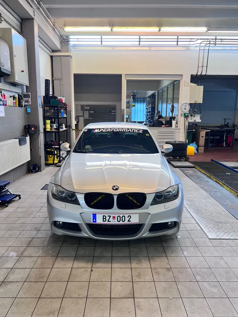 BMW 318 E90 M-Paket Facelift | Sternenhimmel Silber - 1