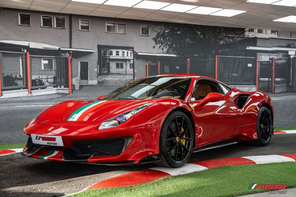 Ferrari 488 Pista - foto 1