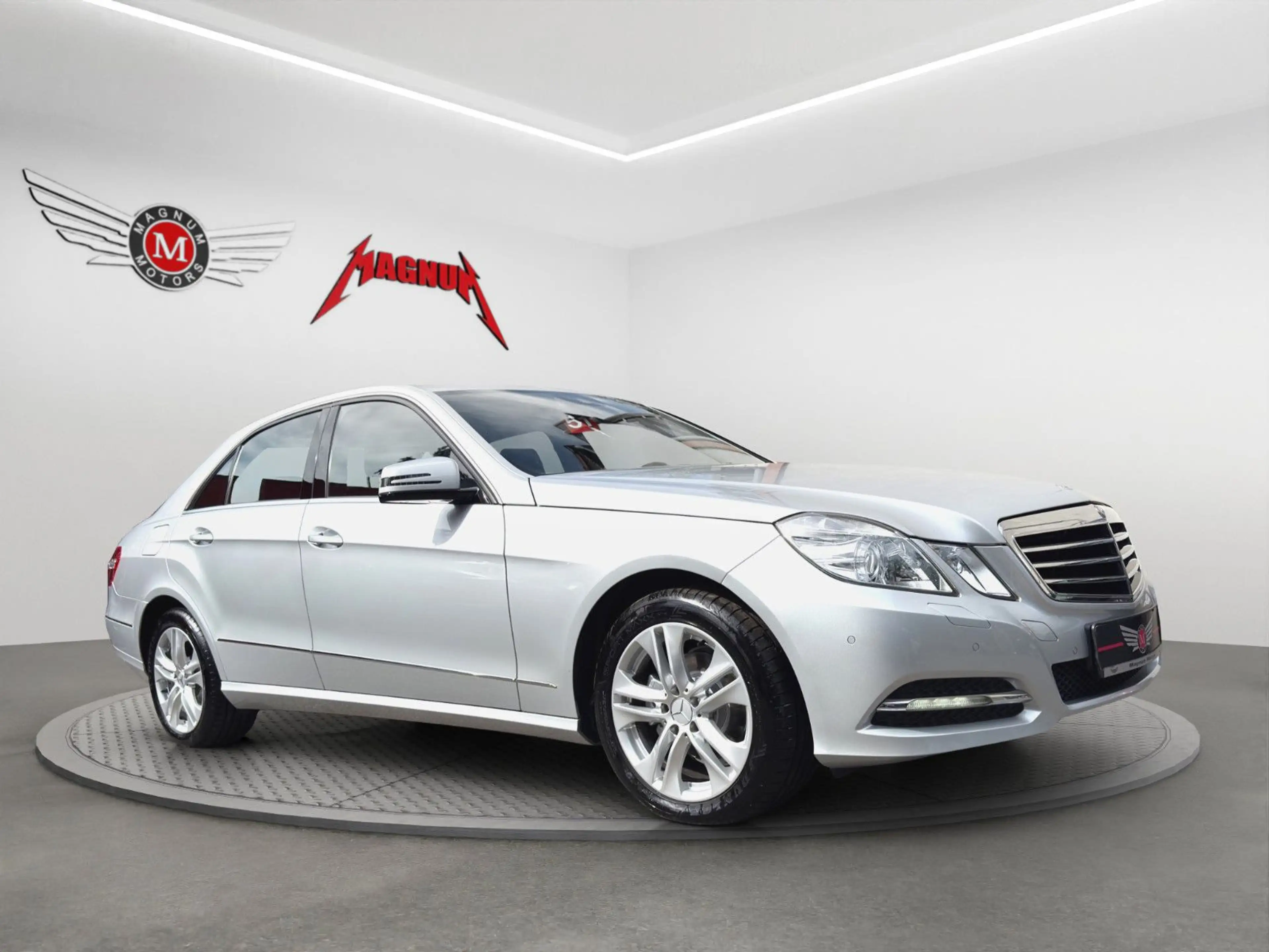 Mercedes-Benz E 220 E220 CDI AVANTGARDE *Aut.*Navi*Leder*8xBereift* — photo 3