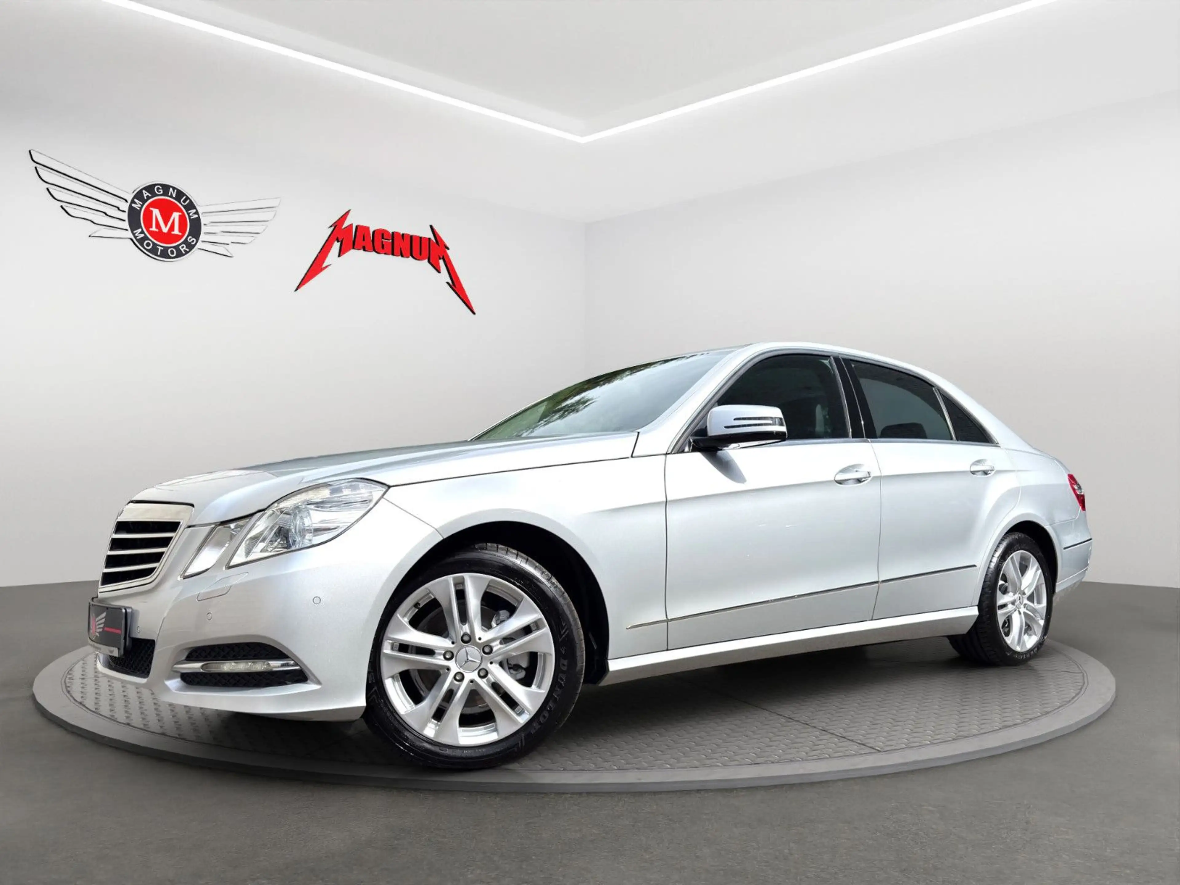 Mercedes-Benz E 220 E220 CDI AVANTGARDE *Aut.*Navi*Leder*8xBereift* — photo 2