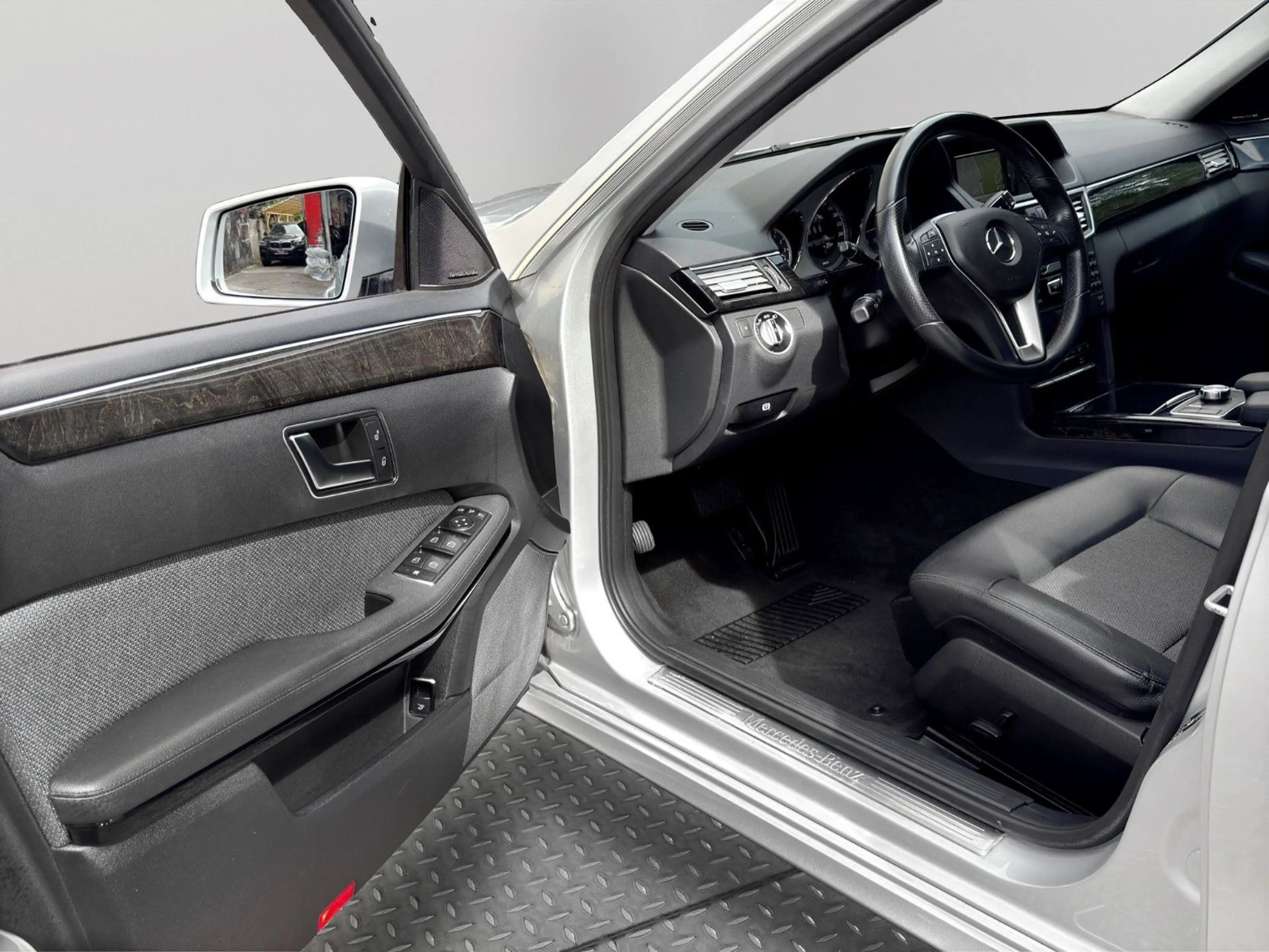 Mercedes-Benz E 220 E220 CDI AVANTGARDE *Aut.*Navi*Leder*8xBereift* — photo 12
