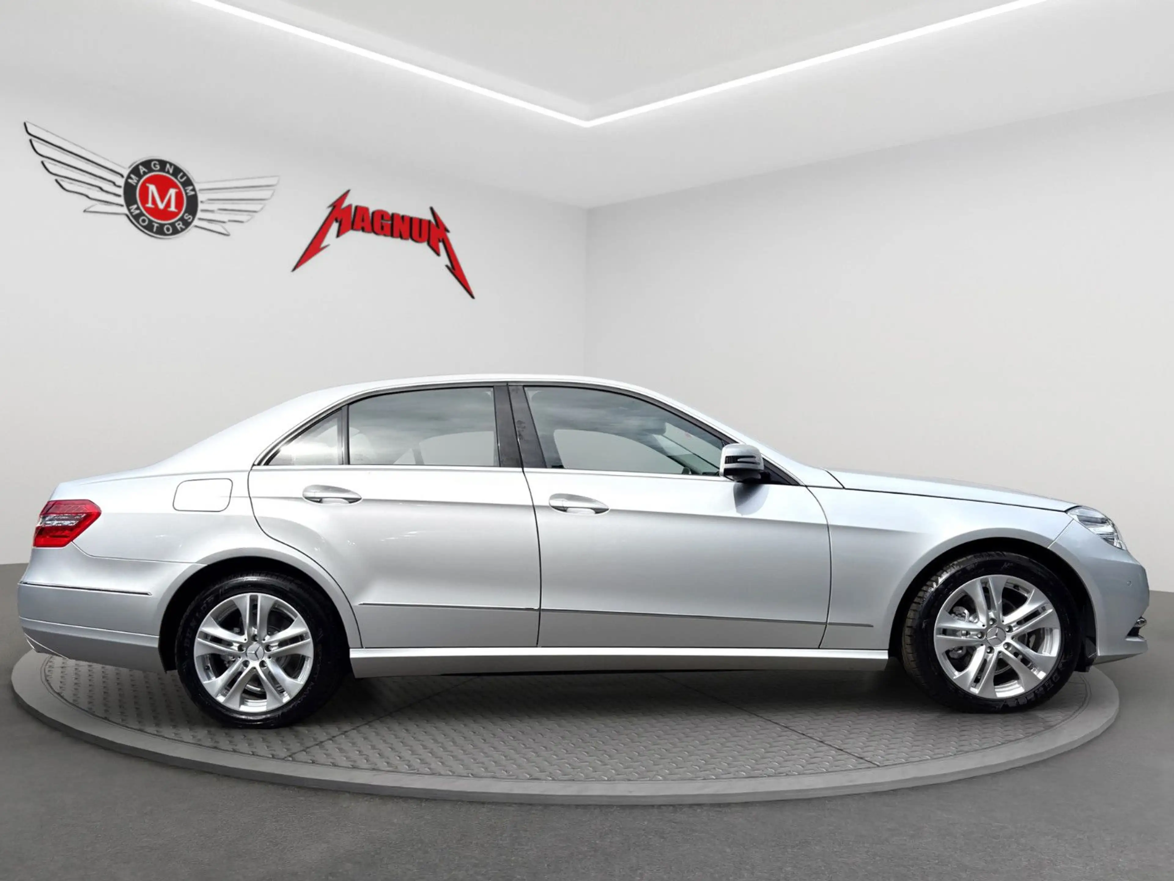 Mercedes-Benz E 220 E220 CDI AVANTGARDE *Aut.*Navi*Leder*8xBereift* — photo 7