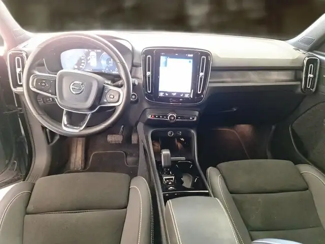 Volvo XC40 view 7