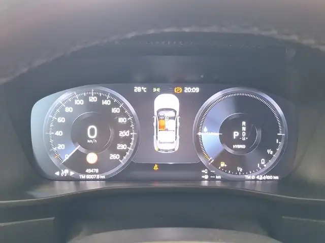 Volvo XC40 view 8