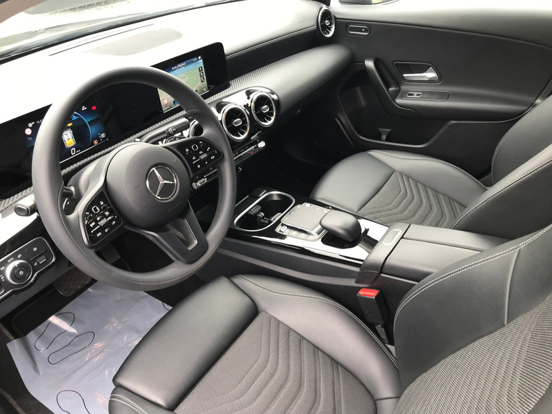 Mercedes-Benz A 180 d 8G Style Kamera LED T-Leder MBUX PDC — photo 3