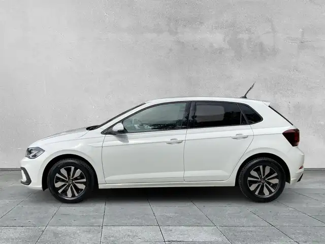 Volkswagen Polo view 2