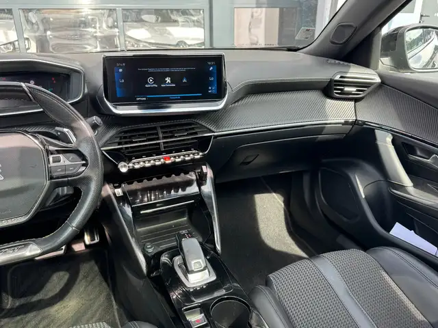 Peugeot 2008 view 11