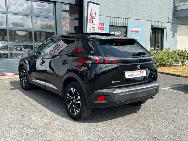 Peugeot 2008 view 4