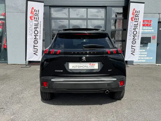 Peugeot 2008 view 6