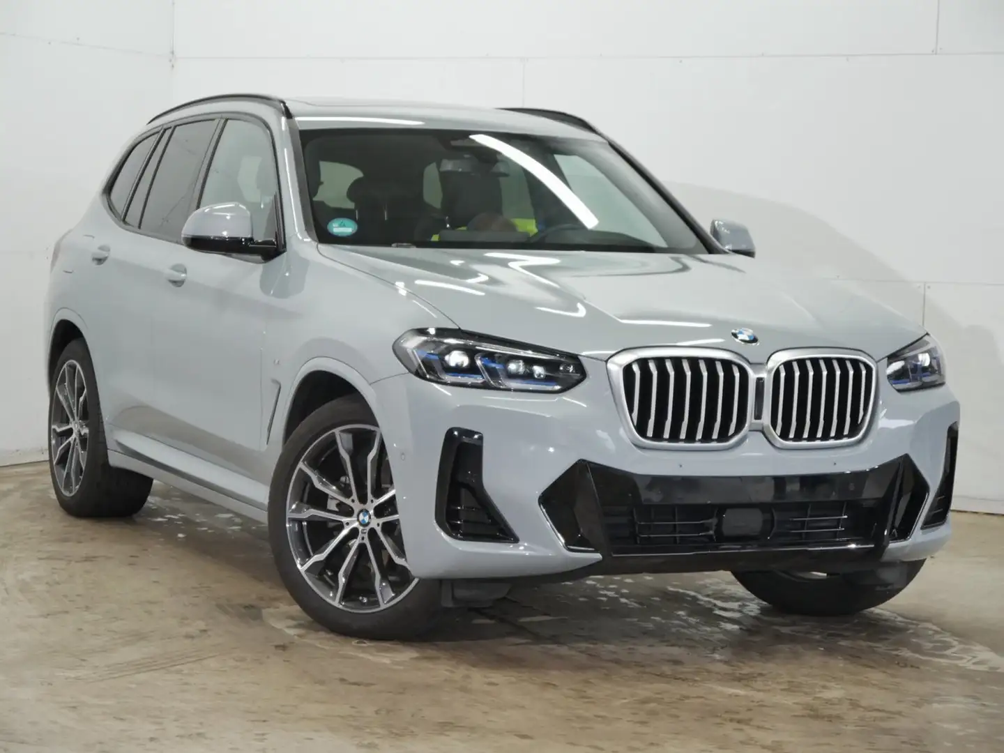 BMW X3 xDrive 20d M Sport AHK/PANO/ASSISTPROF/HEADUP Grau - 2