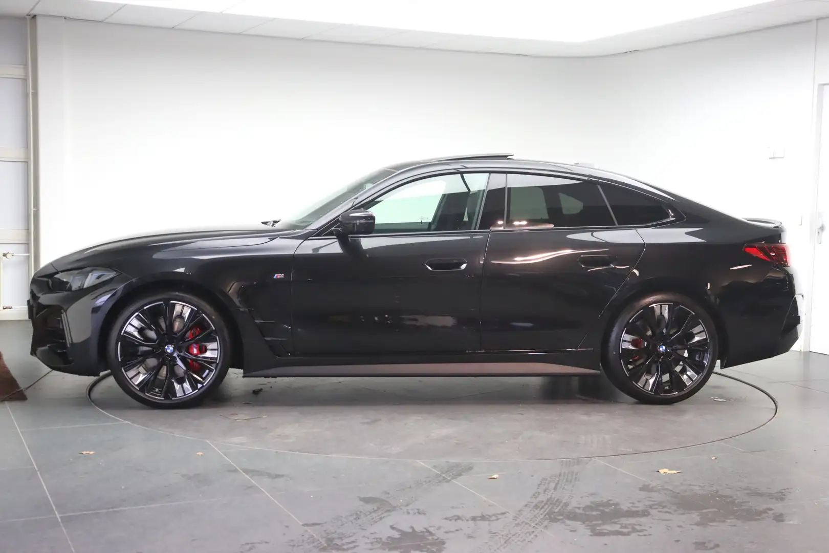 BMW 420 4 Serie Gran Coupé 420i High Executive M Sport Aut Zwart - 2