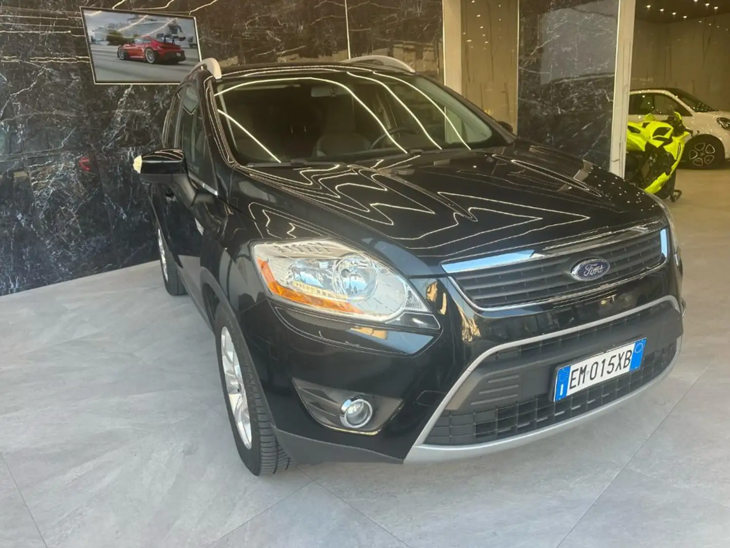 Ford Kuga 2.0 TDCi 140 CV 2WD Titanium Garanzia 12 Mesi Nero - 2