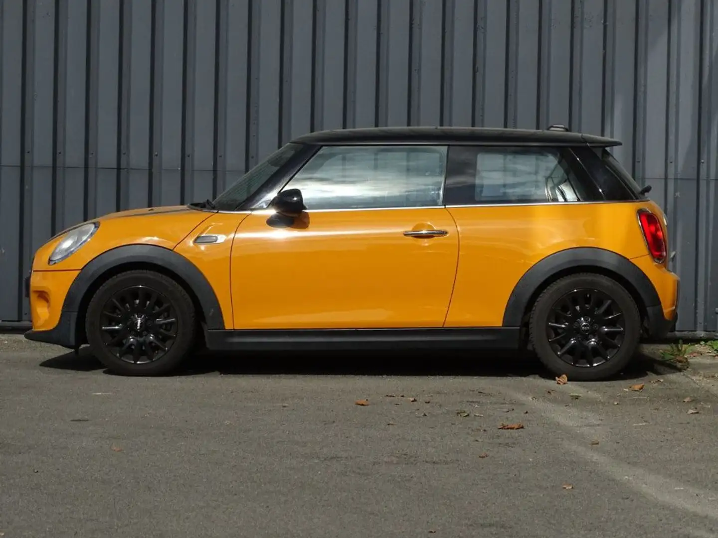 MINI Cooper Mini 1.5 Chili Automaat | HUD | Pano | LED Oranje - 2