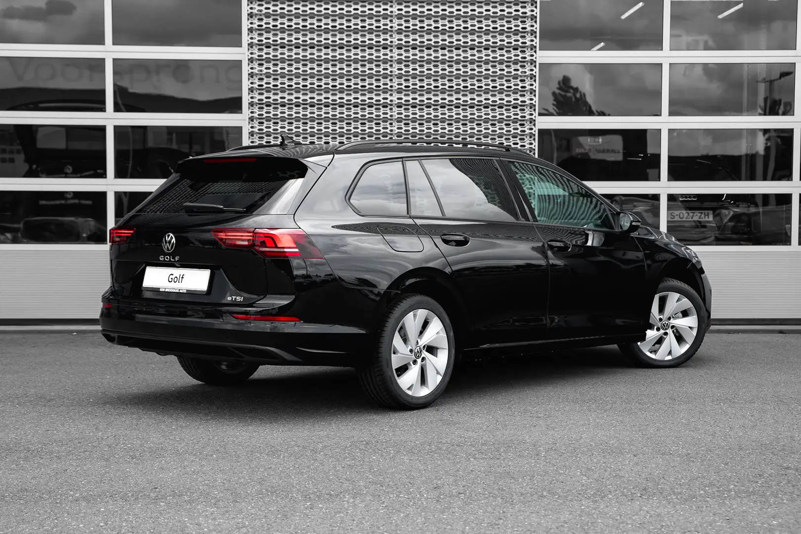 Volkswagen Golf Variant Life Edition Inclusief €2000,- inruilvoordeel | | Nero - 2