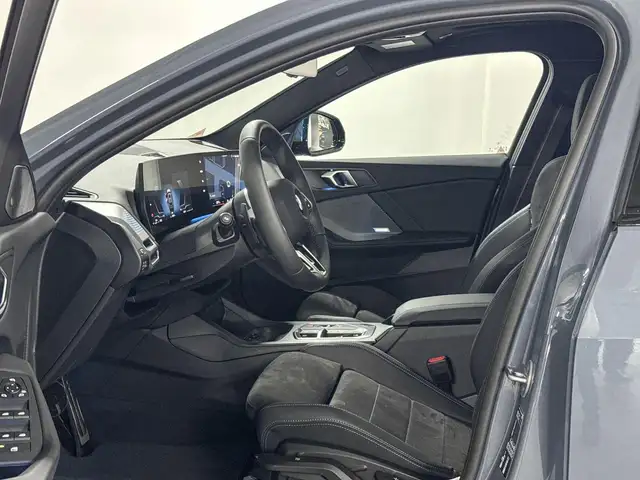 BMW 1 Series view 8