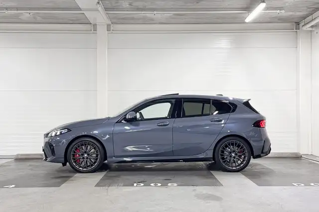 BMW 1 Series view 2