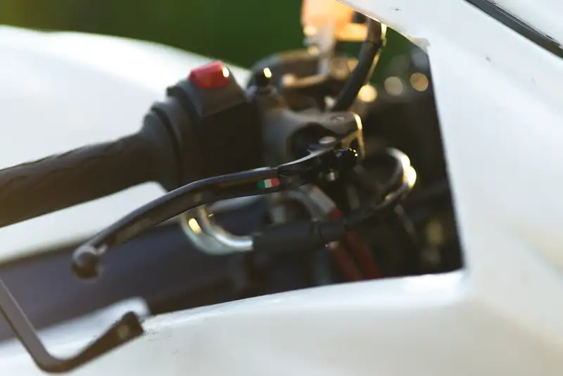 Suzuki GSX-R 600 - foto 7