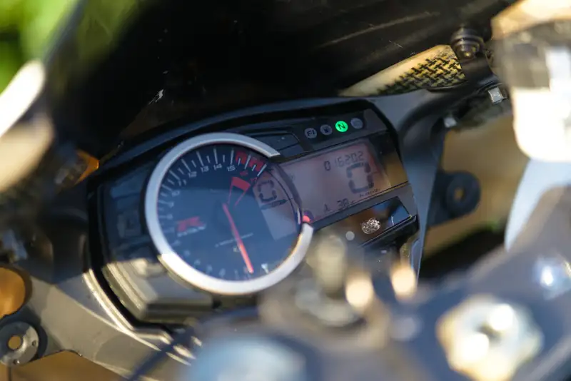 Suzuki GSX-R 600 - foto 6