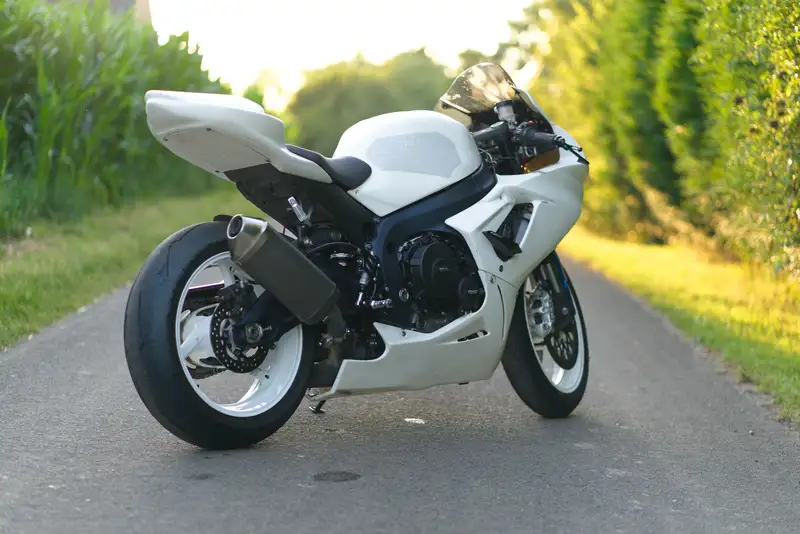 Suzuki GSX-R 600 - foto 4