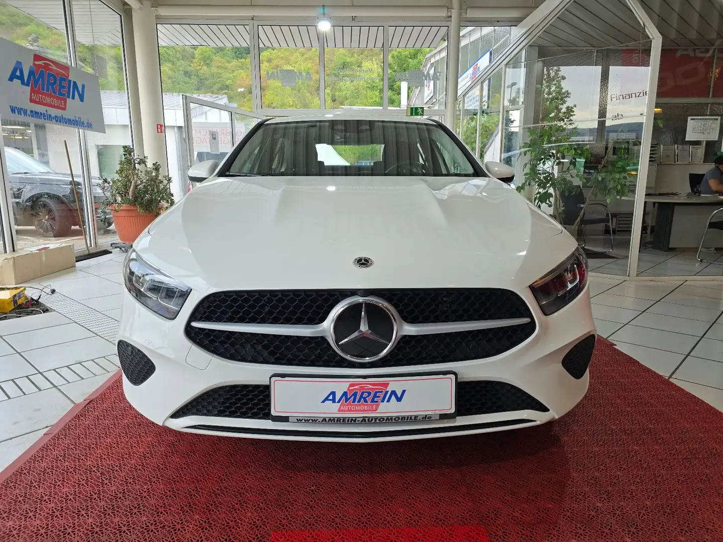 Mercedes-Benz A 250 e Lim. Entry+ACC+AHK+NAVI+KAMERA+ Blanc - 2