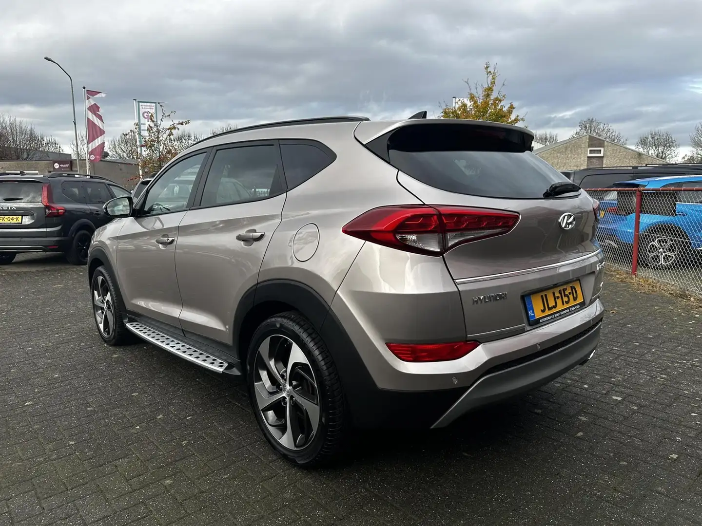Hyundai TUCSON 1.6 T-GDi Comfort 4WD | Panorama | Camera | Standk Brun - 2
