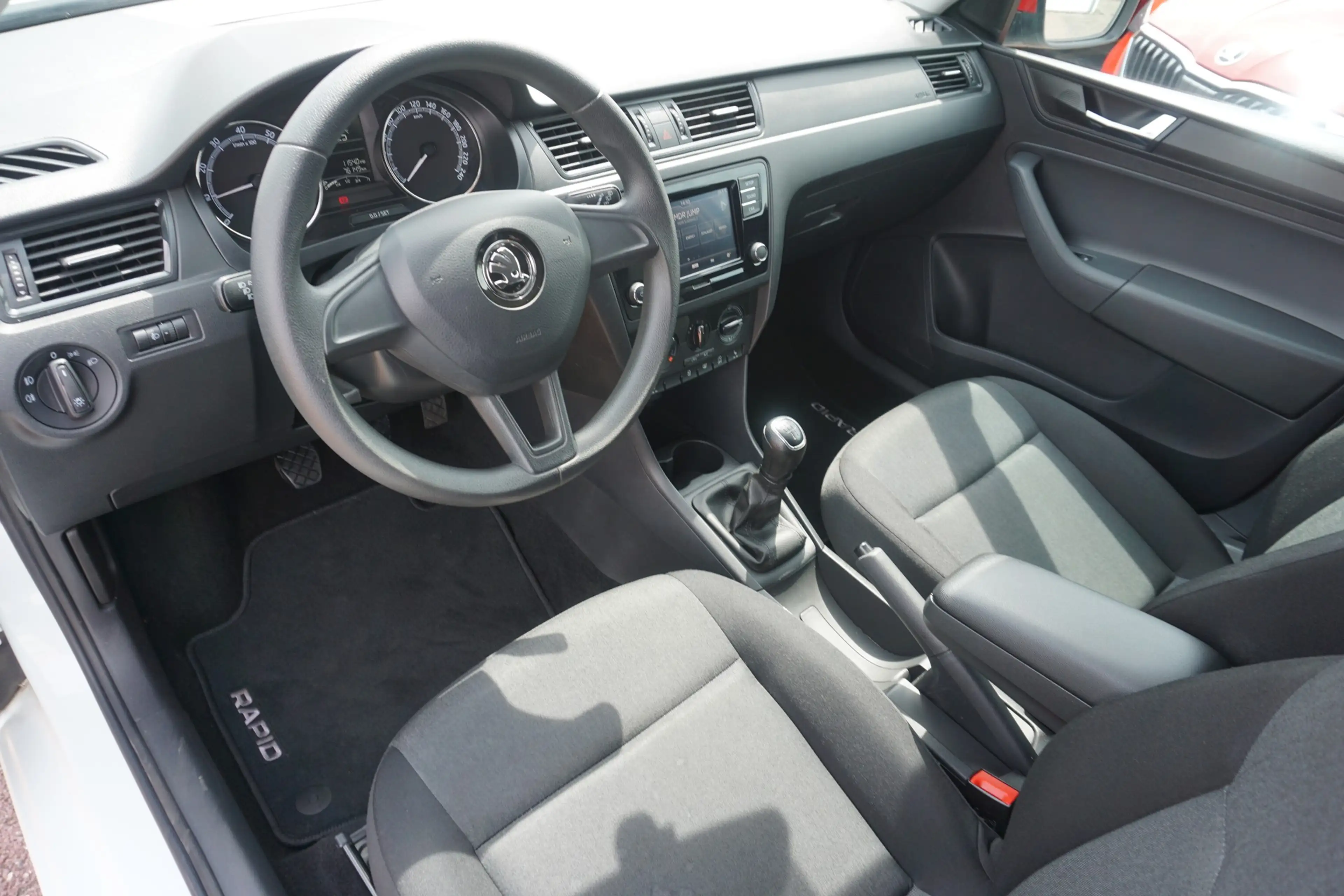 Skoda Rapid/Spaceback Rapid Spaceback 1.0 TSI Klima Sitzheizung — photo 8