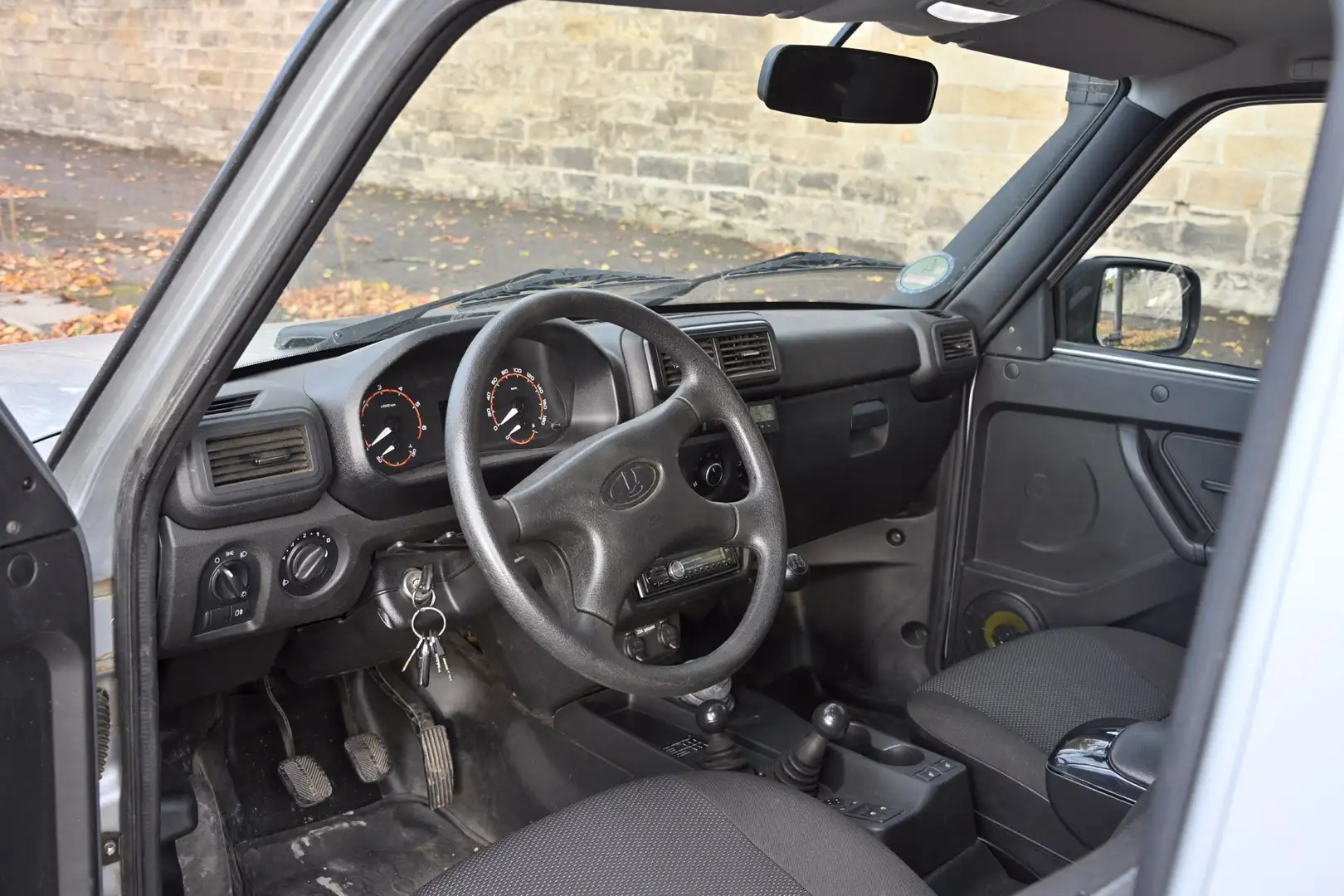 Lada Niva Lada Niva 2131 5-Türer Campingausbau 1.Hd. Silber - 2