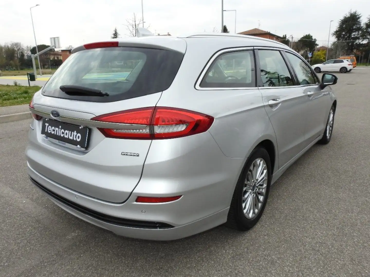 Ford Mondeo Full Hybrid 2.0 187 CV eCVT SW Titanium Business Argento - 2