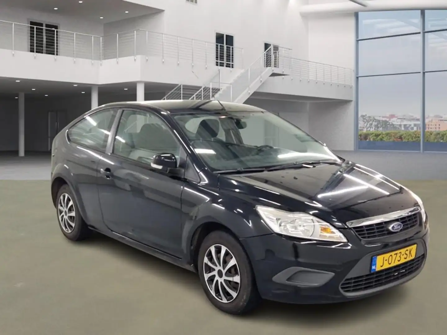 Ford Focus 1.4 Trend Schwarz - 2