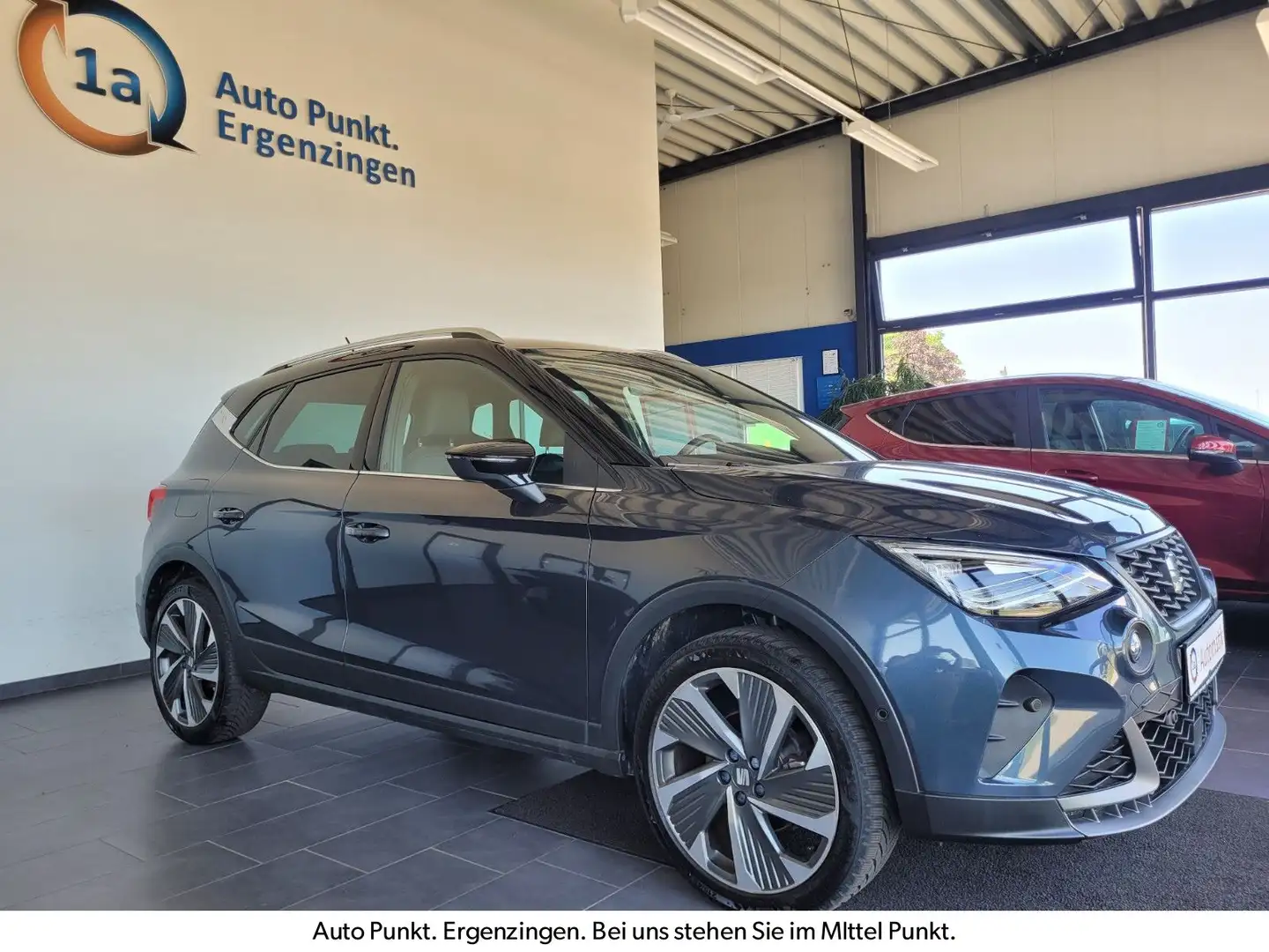 SEAT Arona 1.0 TSI Autom. FR m. Navi/Kamera/AHK Grau - 1
