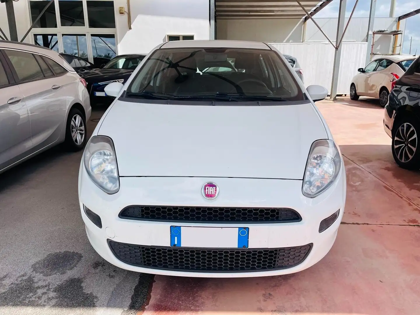 Fiat Punto 1.3 MJT II 75 CV 5 porte Lounge Blanc - 1