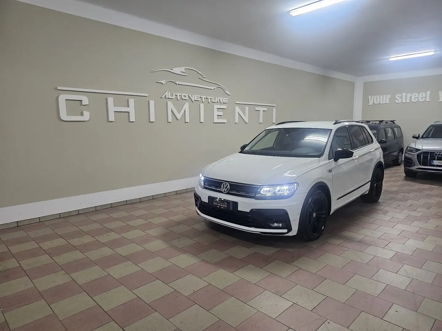 Volkswagen Tiguan Tiguan II 2016 1.6 tdi R LINE 115cv Wit - 2