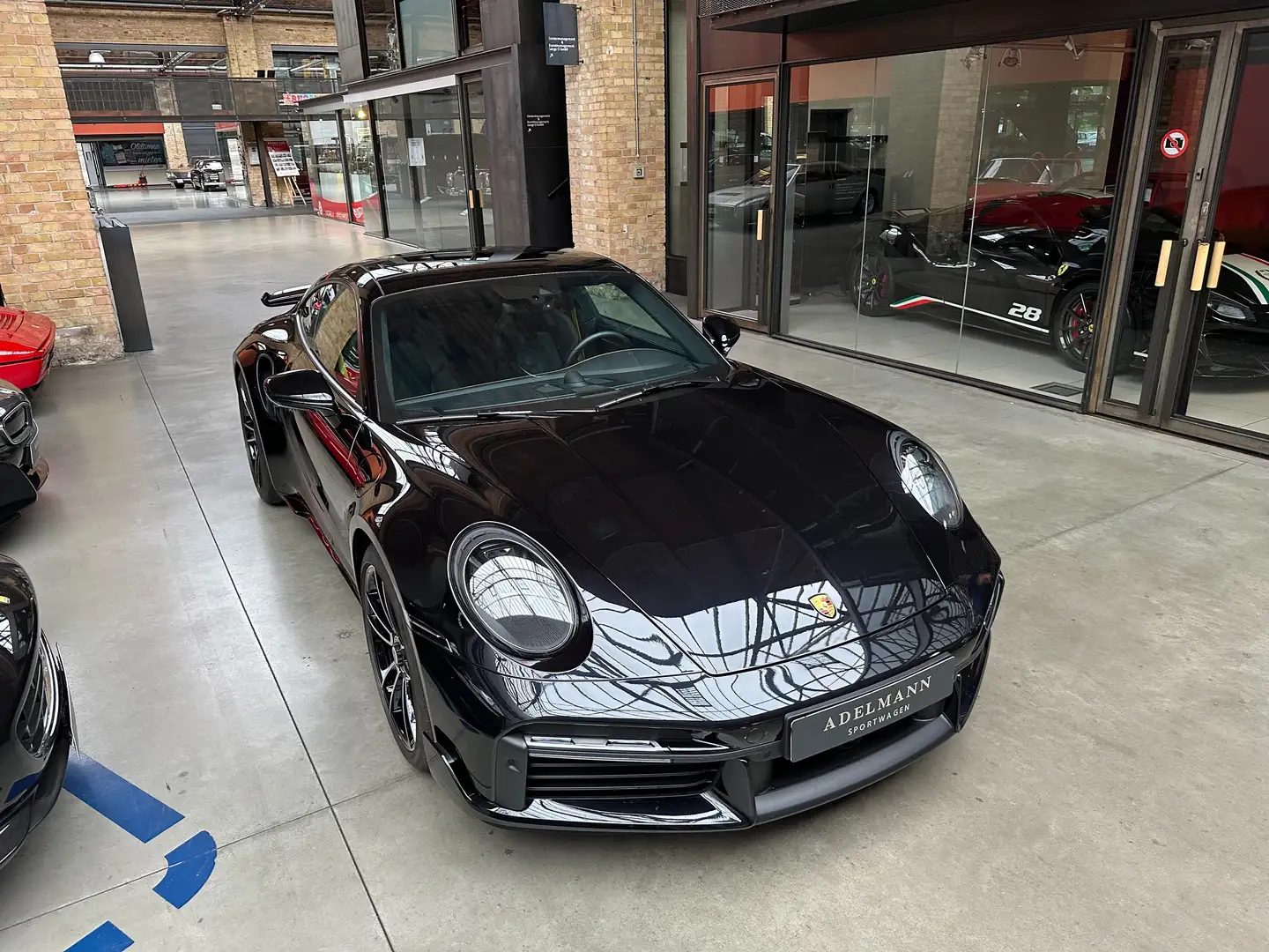 Porsche 992 911 Turbo Schwarz - 2