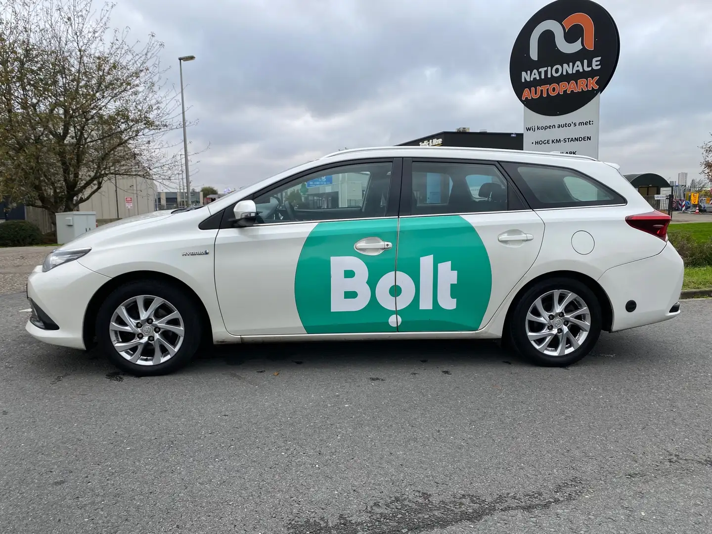 Toyota Auris Touring Sports 2016 * 1.8 Hybrid Aspiration * AUTO Wit - 2