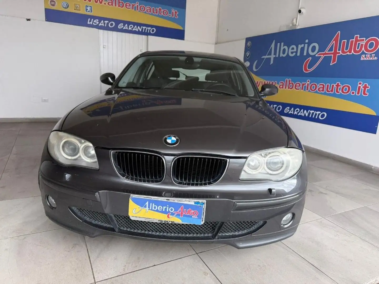 BMW 118 d cat 5 porte Futura DPF Grigio - 2