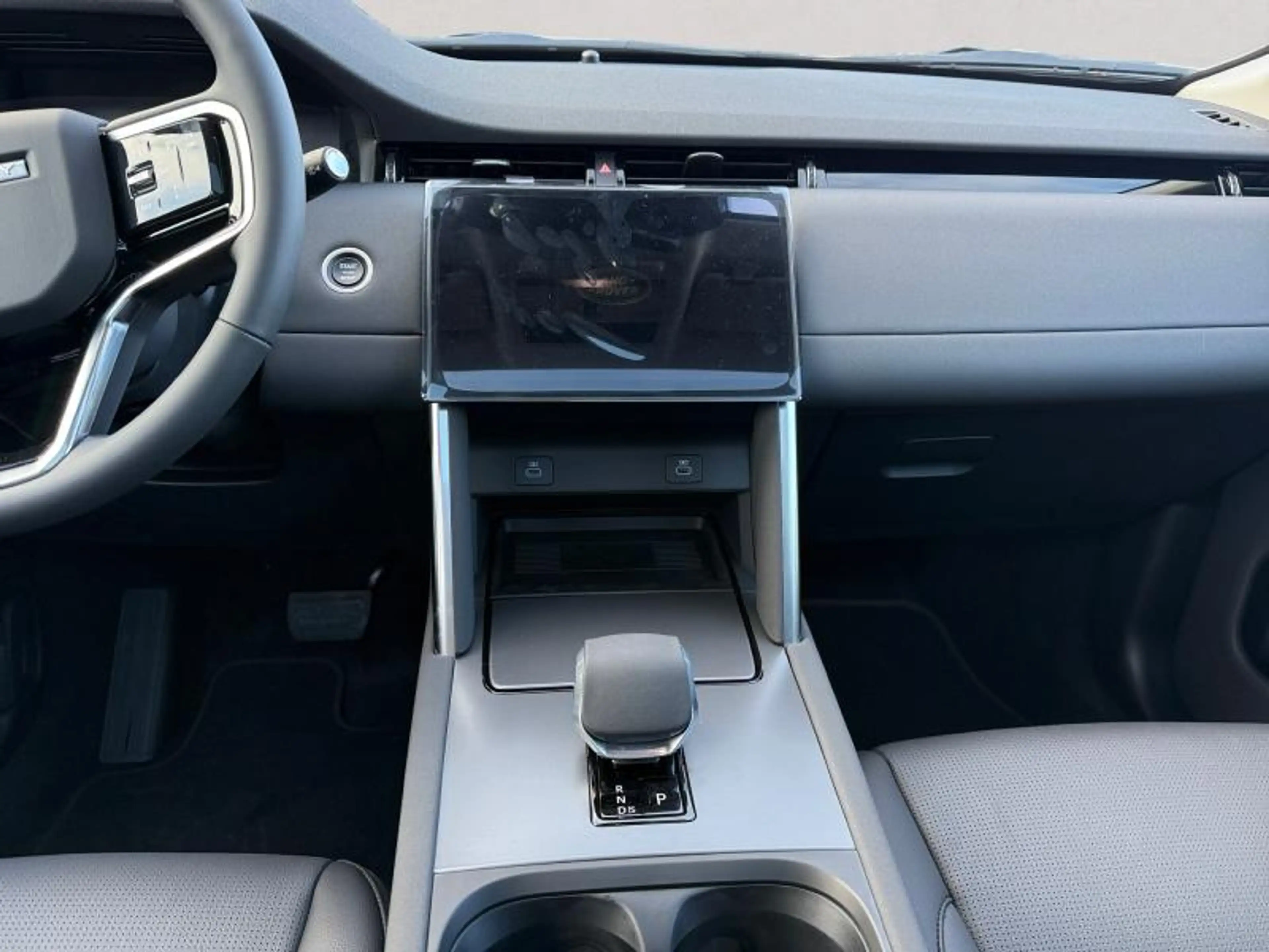 Land Rover Discovery Sport [PHEV] S — photo 11