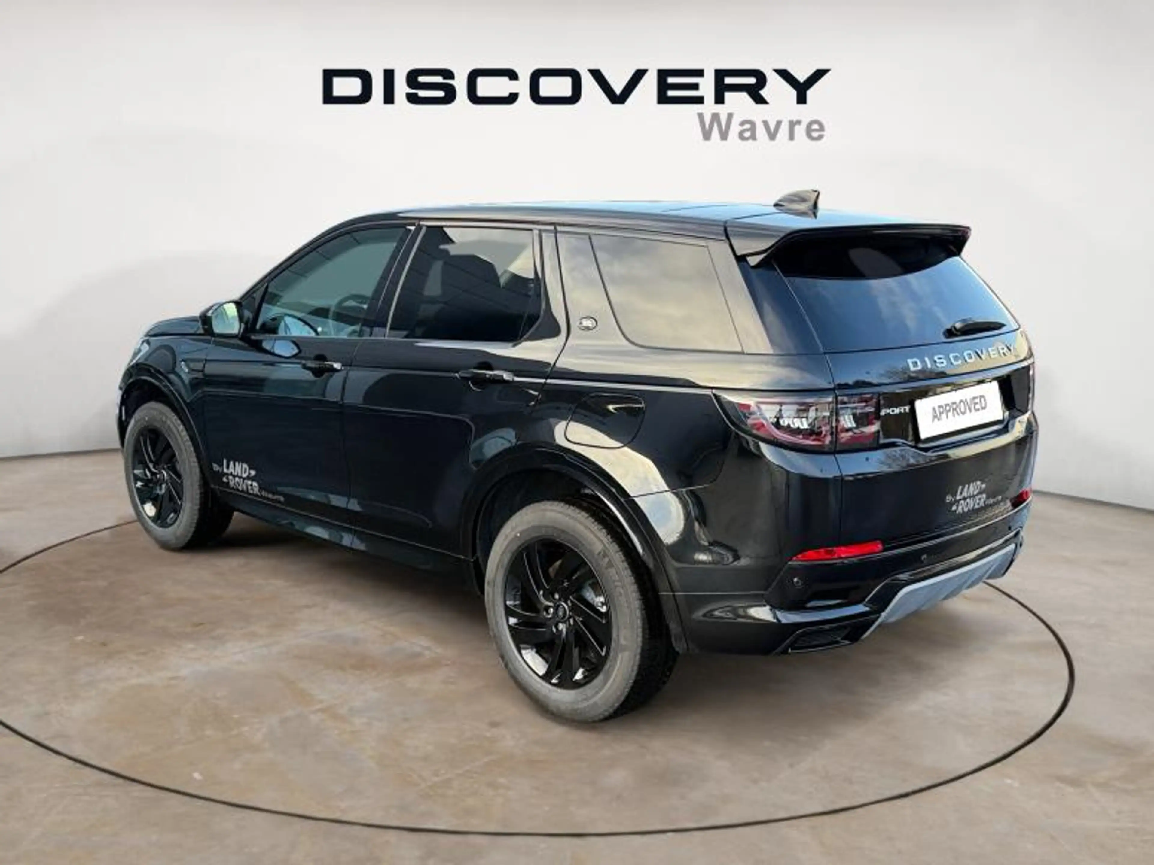 Land Rover Discovery Sport [PHEV] S — photo 3