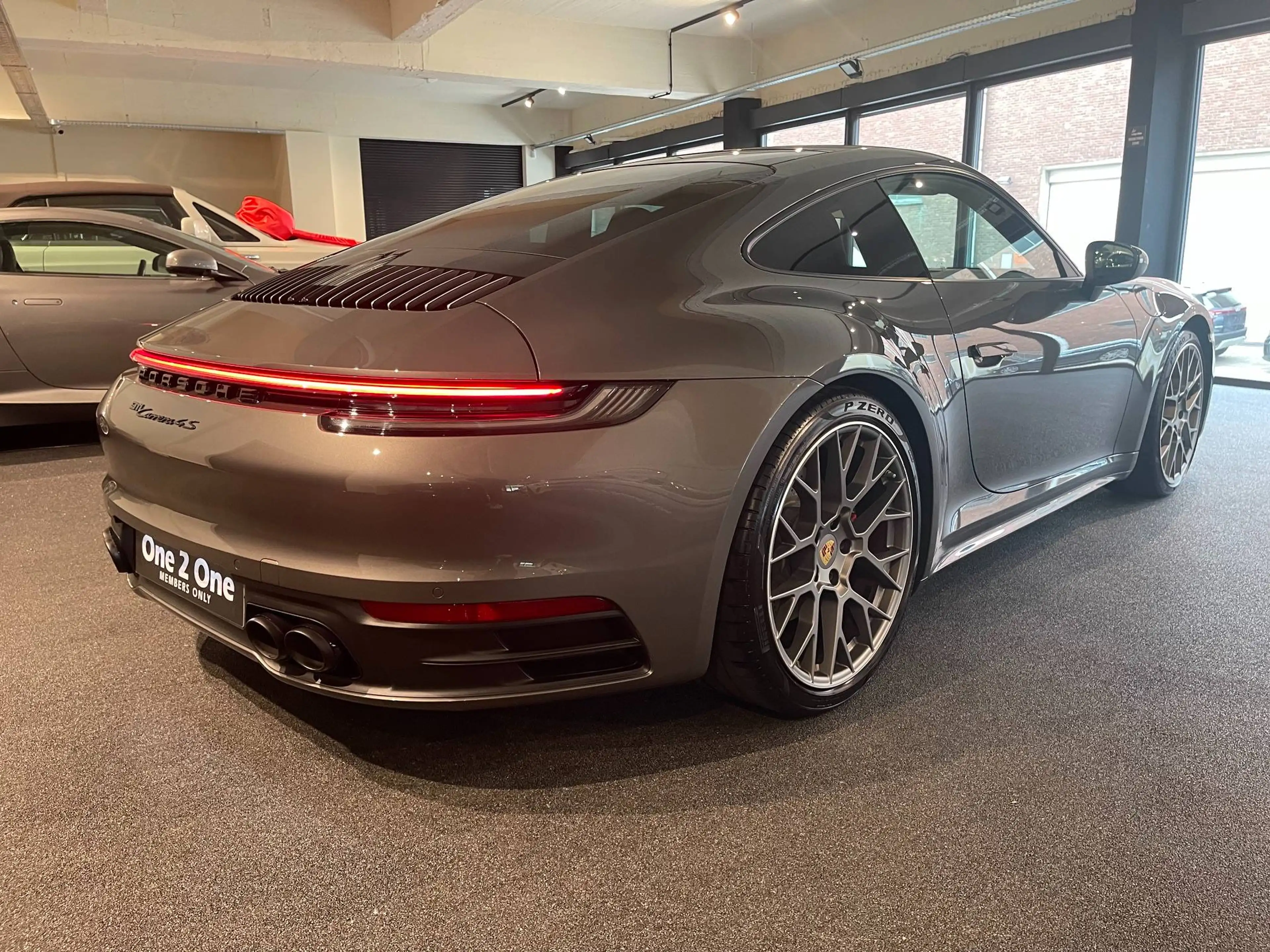 Porsche 992 Carrera 4S Coupé — photo 8