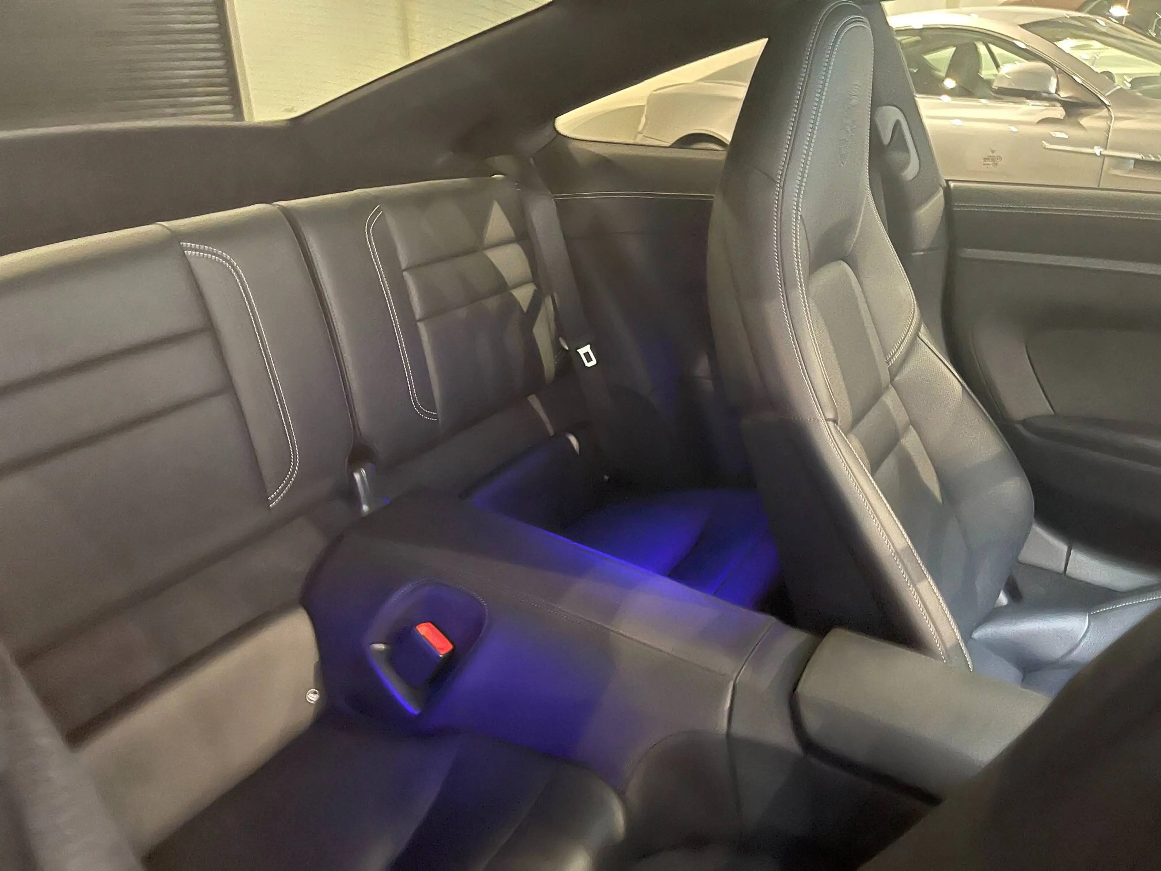Porsche 992 Carrera 4S Coupé — photo 10