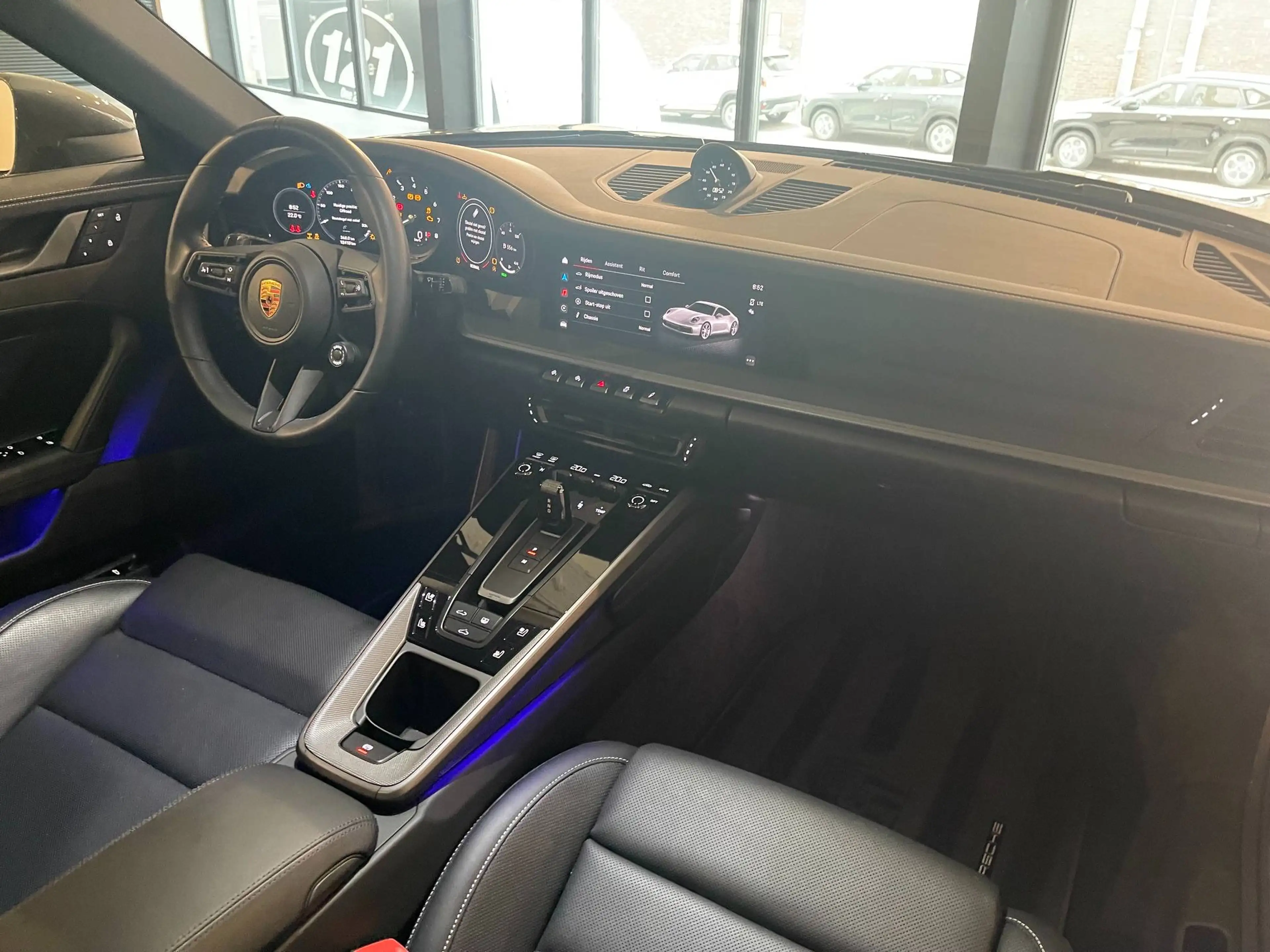 Porsche 992 Carrera 4S Coupé — photo 12