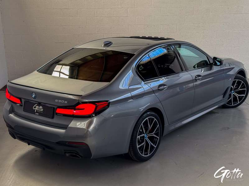 Photo du véhicule BMW 530