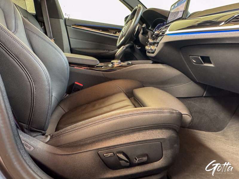 Photo du véhicule BMW 530